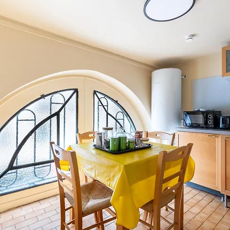 Pere Lachaise Apartment